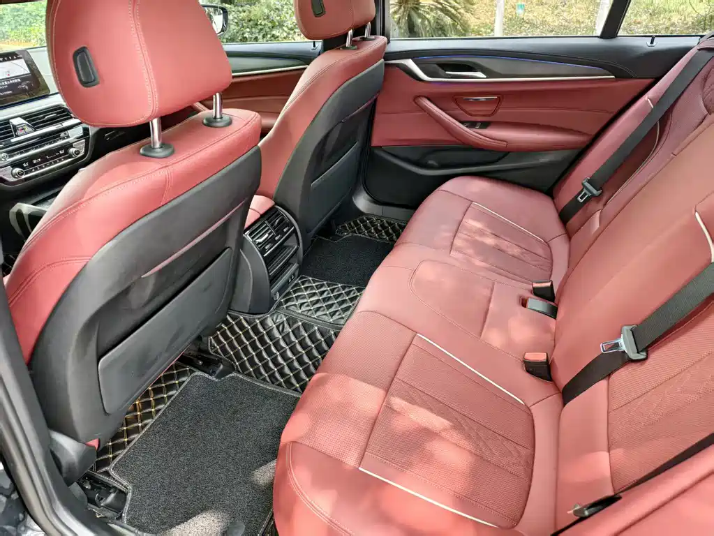 BMW 5 Series 2023 — фото 17
