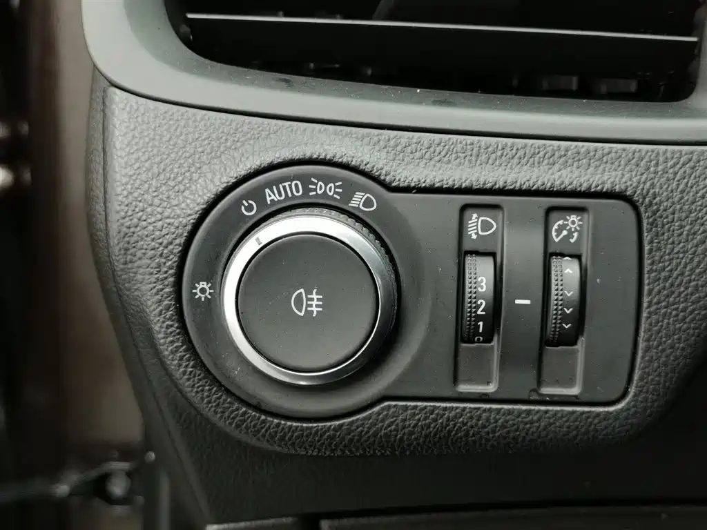 Buick Envision Plus 2021 — фото 21