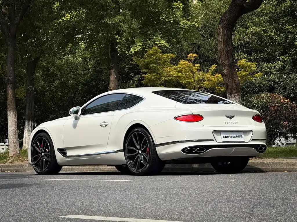 Bentley Continental 2021