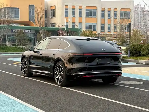 NIO ET9 2025