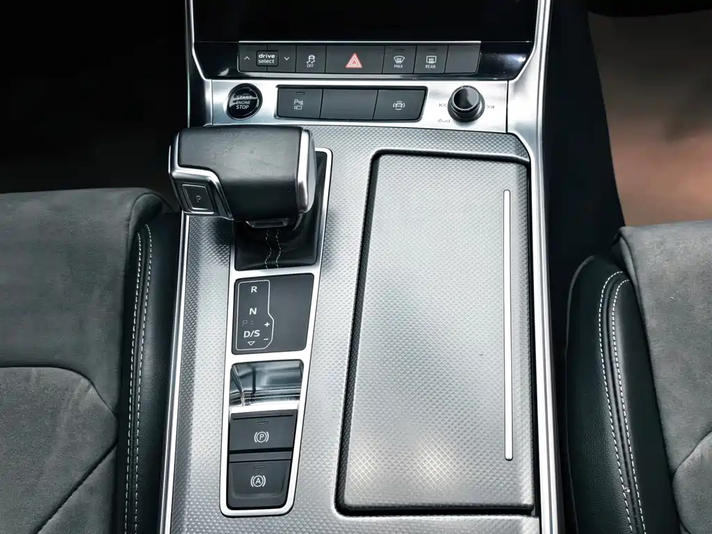 Audi A6L 2022 — фото 13