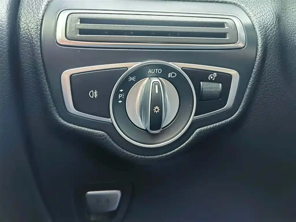 Mercedes-Benz GLC 2020 — фото 32