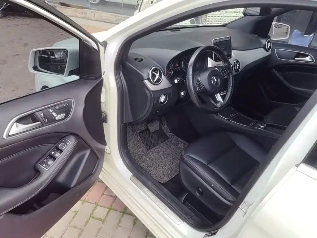 Mercedes-Benz B-Class 2015 — фото 12
