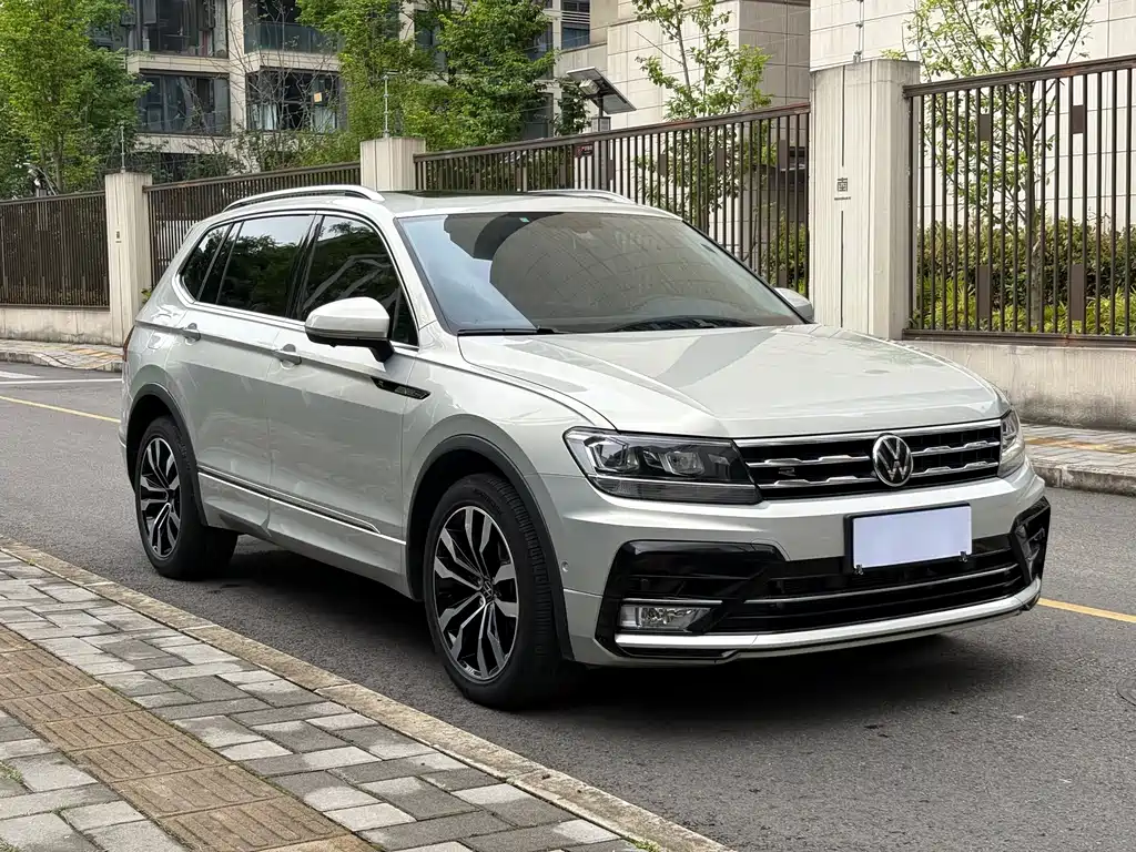 Volkswagen Tiguan L 2021 — фото 2