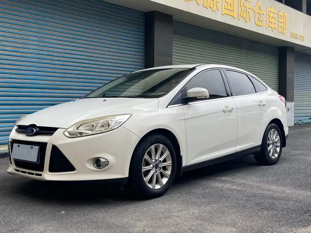 Ford Focus 2014 — фото 1