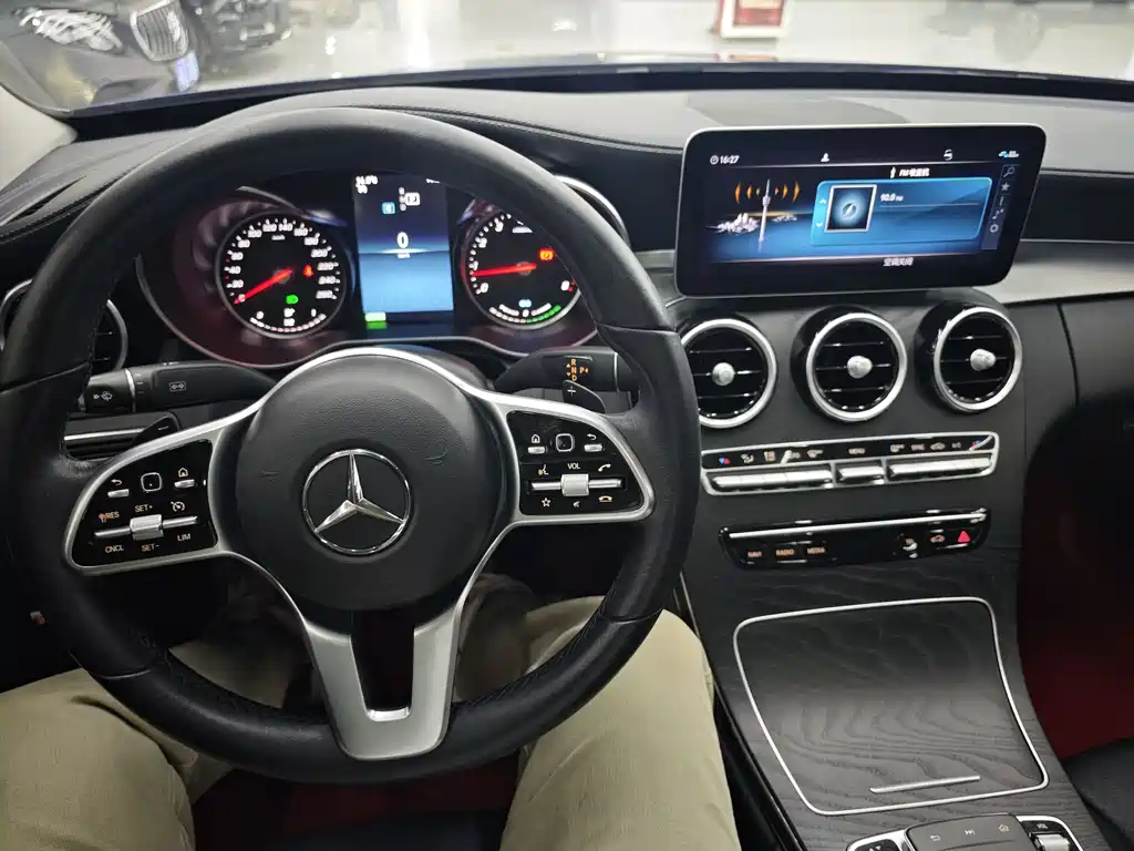 Mercedes-Benz C-Class 2019 — фото 14