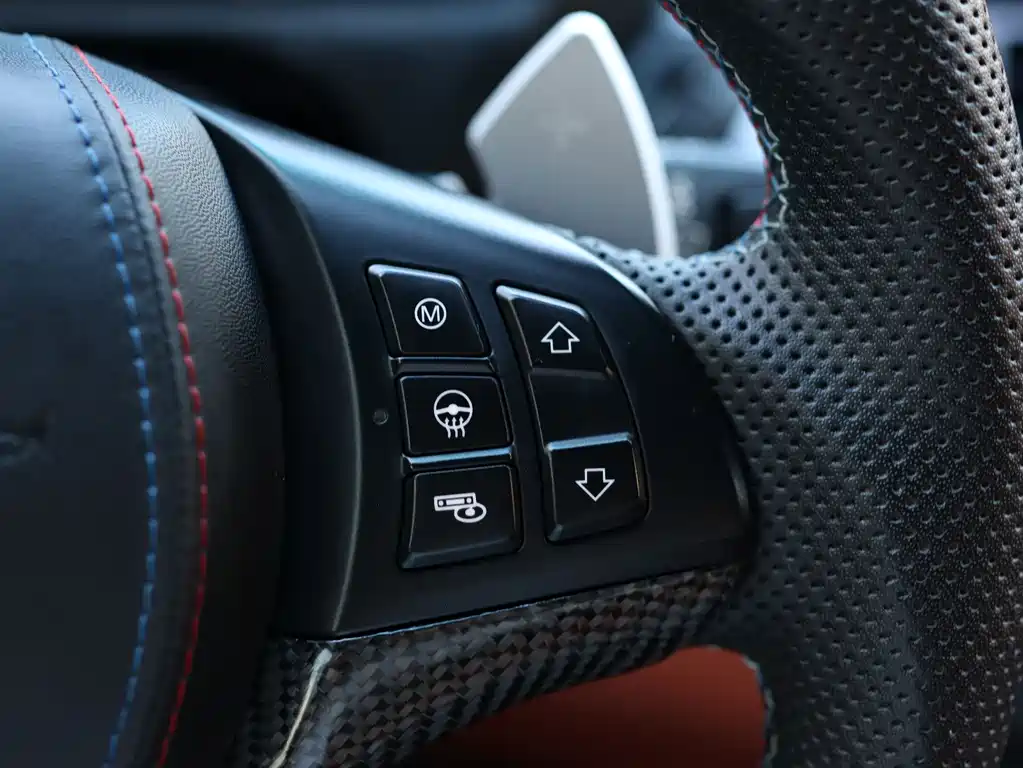 BMW X6 M 2012 — фото 13