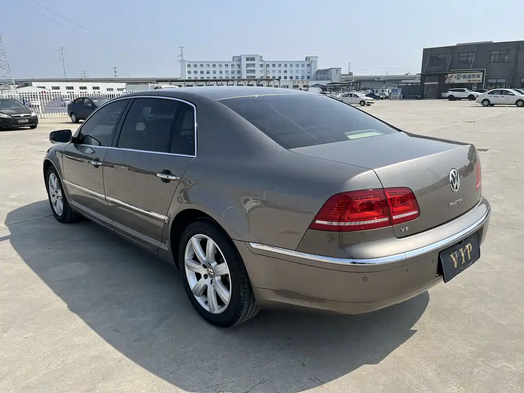 Volkswagen Phaeton 2015 — фото 23
