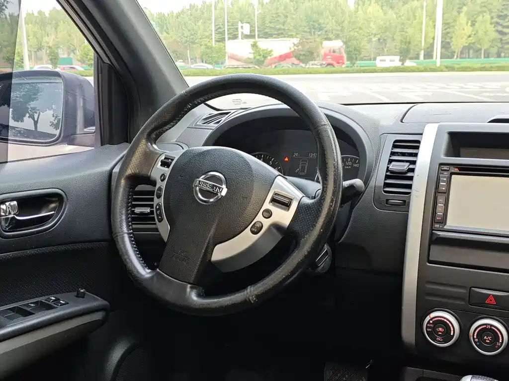 Nissan X-Trail 2013 — фото 13