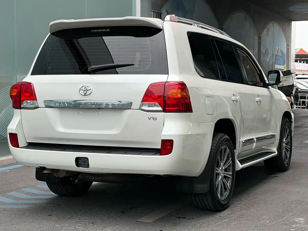 Toyota Land Cruiser 2016 — фото 4
