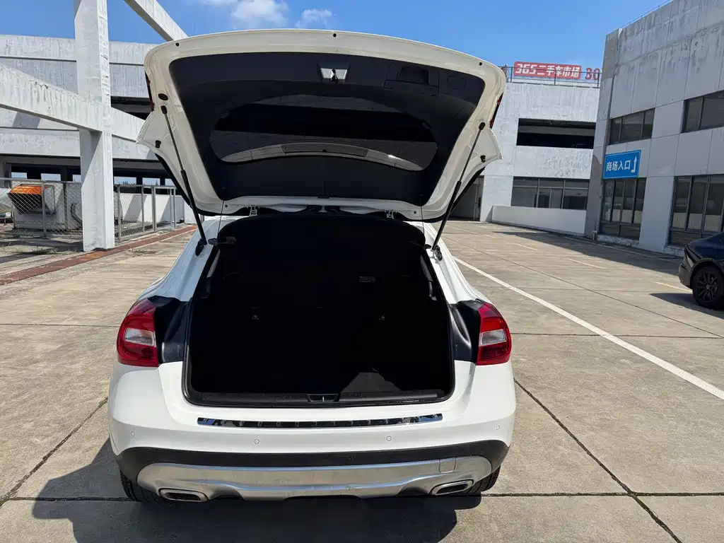 Mercedes-Benz GLA 2016 — фото 16
