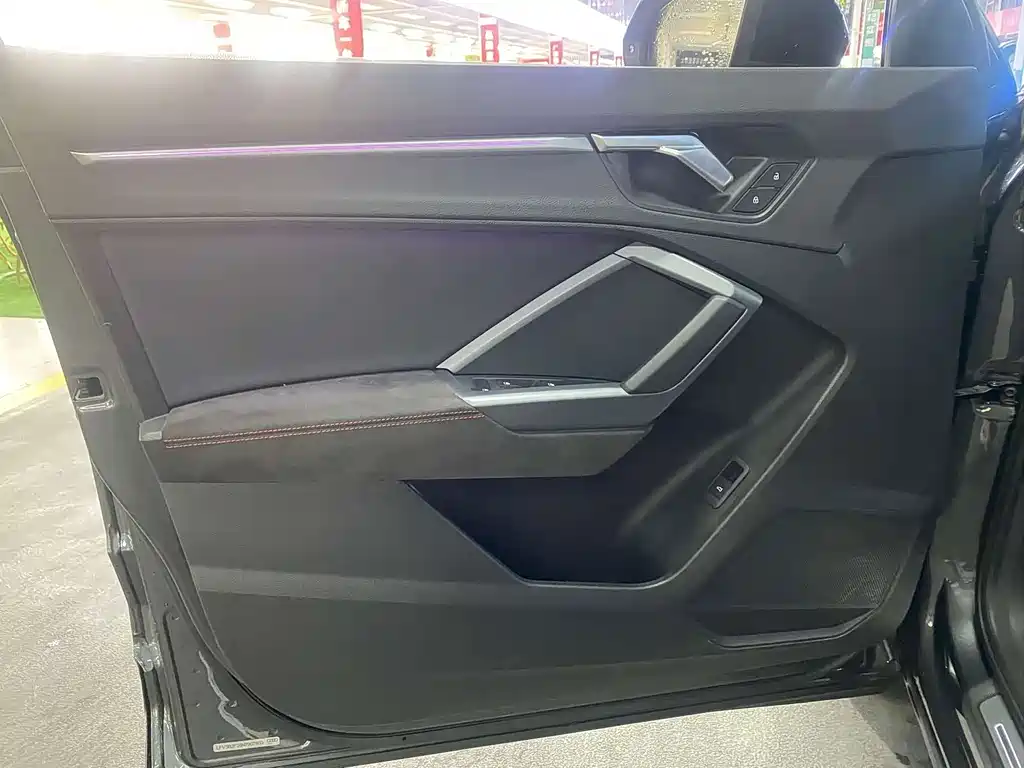 Audi Q3 Sportback 2023 — фото 16