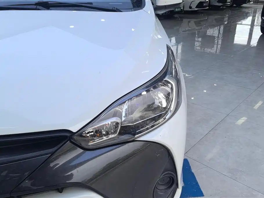 Toyota Yaris L 2018 — фото 5