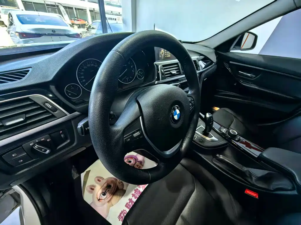 BMW 3 Series 2017 — фото 6