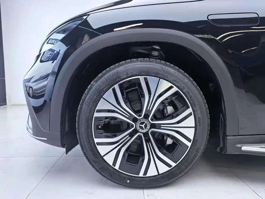 Mercedes-Benz EQE SUV 2025 — фото 11