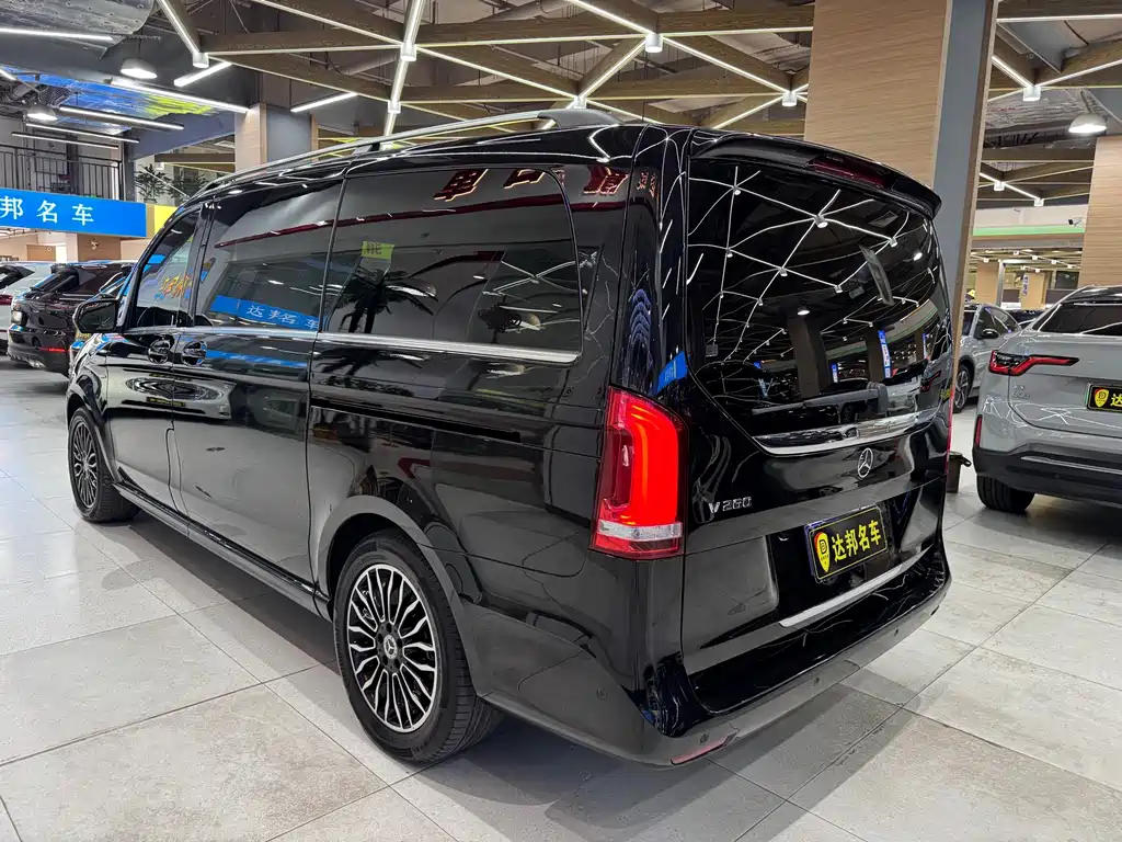 Mercedes-Benz V-Class 2020 — фото 20