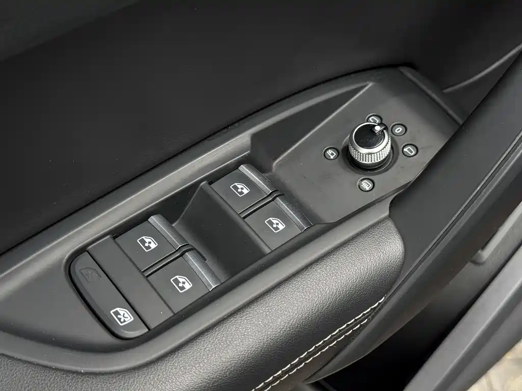 Audi Q5L 2021 — фото 19