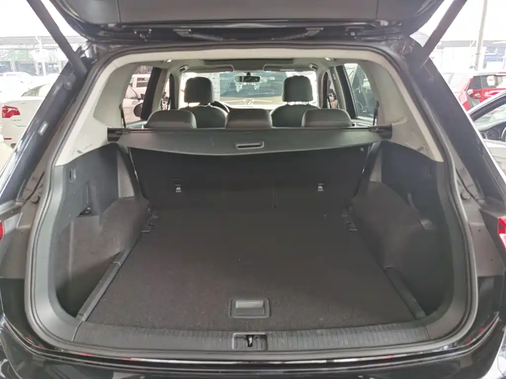 Volkswagen Tiguan L 2019 — фото 11