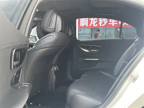 Mercedes-Benz C-Class 2025