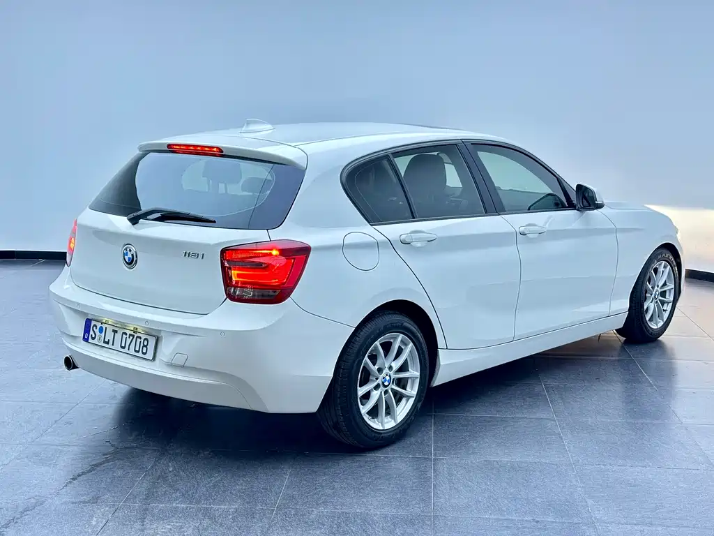 BMW 1 Series 2012 — фото 18