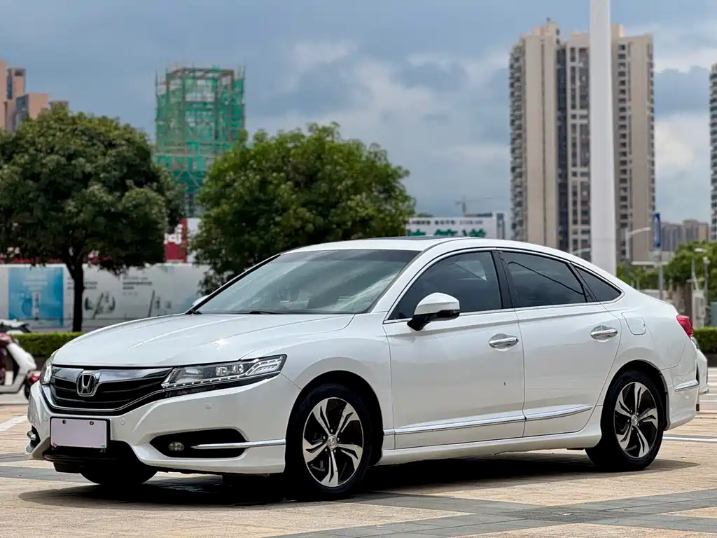 Honda Spirior 2015 — фото 1