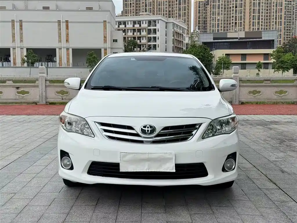 Toyota Corolla 2014 — фото 2