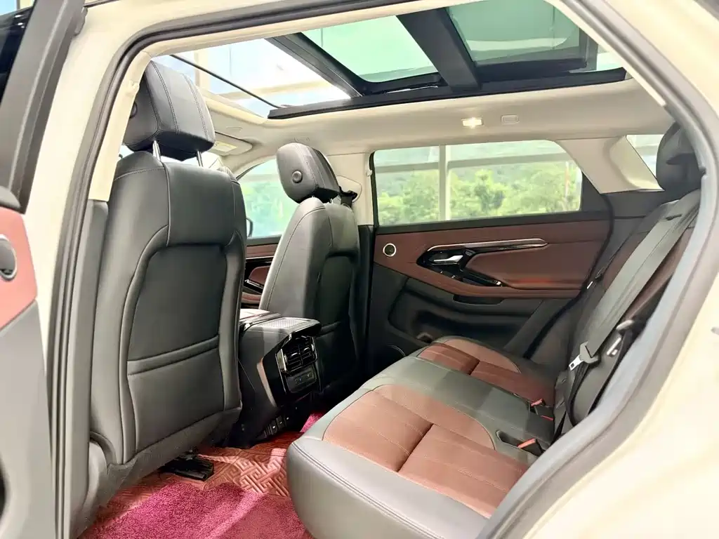 Land Rover Range Rover Evoque 2024 — фото 15