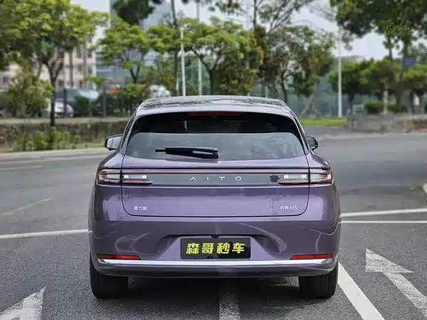 AITO M5 2025
