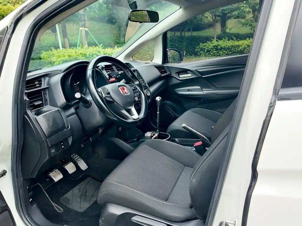 Honda Fit 2018 — фото 19