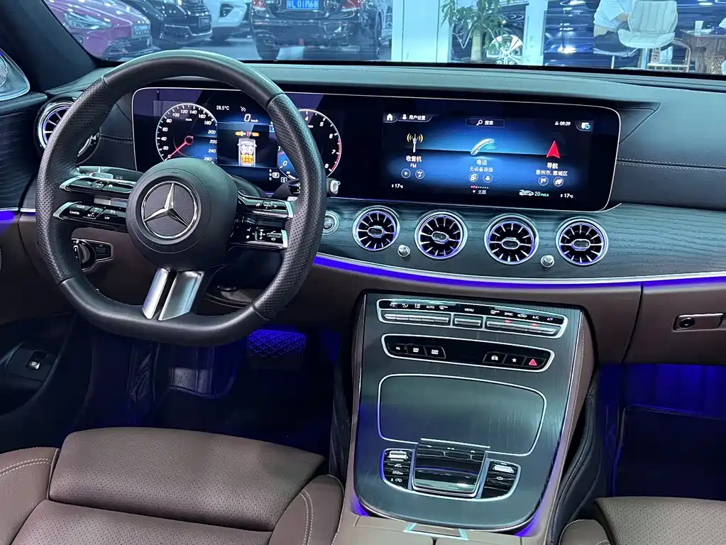 Mercedes-Benz E-Class 2023 — фото 13