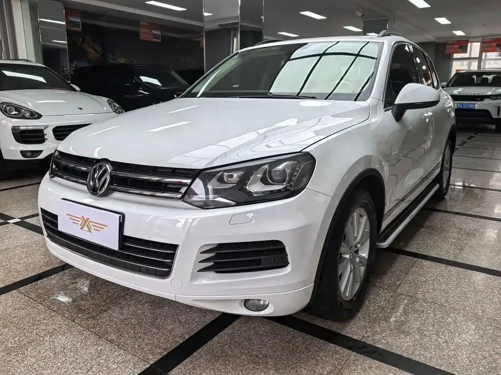 Volkswagen Touareg 2015 — фото 1