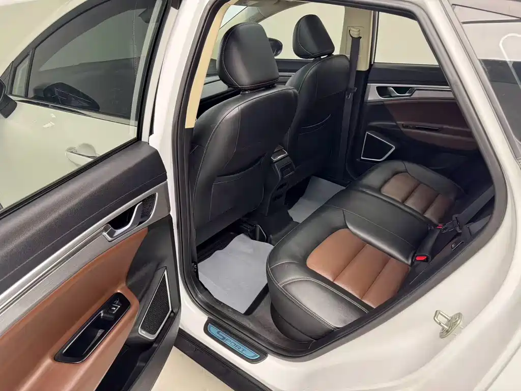 Geely Emgrand GS 2019 — фото 13