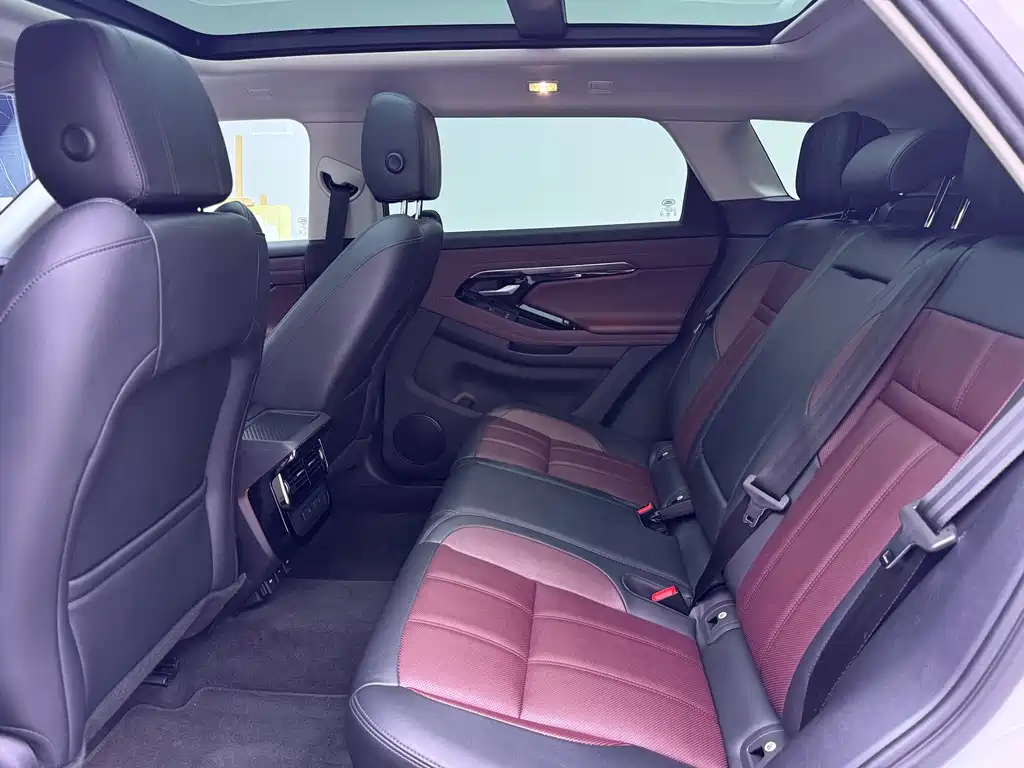 Land Rover Evoque 2023 — фото 14