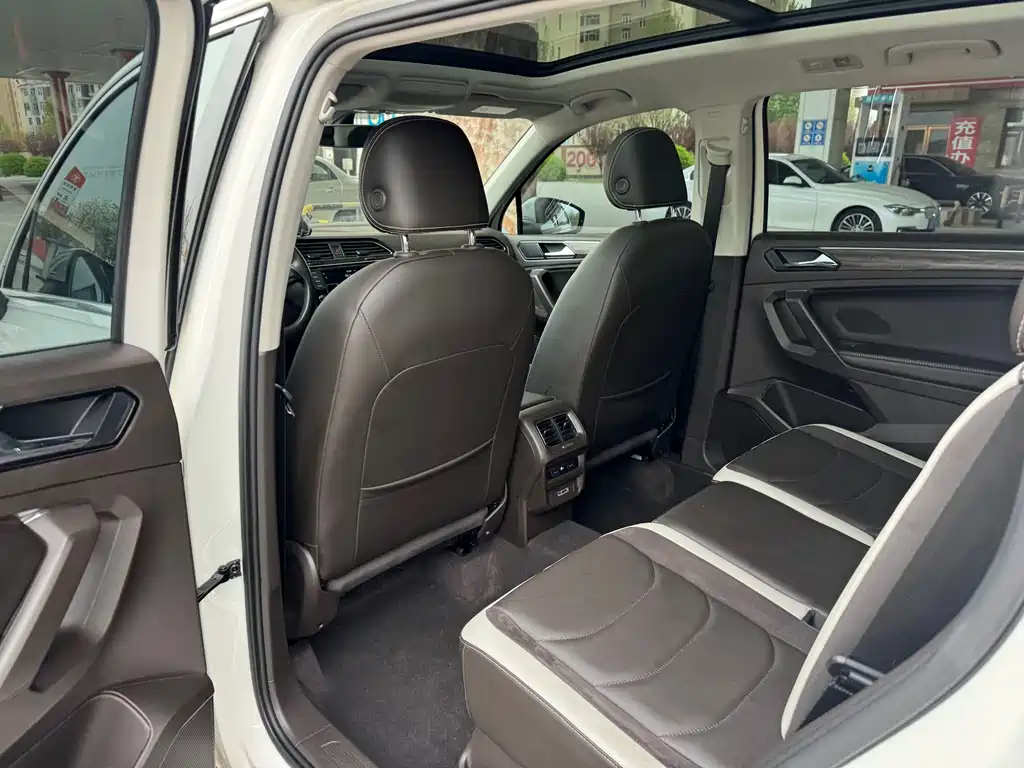Volkswagen Tiguan L 2017 — фото 9