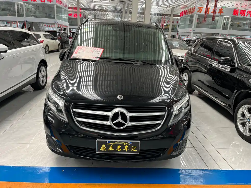 Mercedes-Benz V-Class 2018 — фото 1