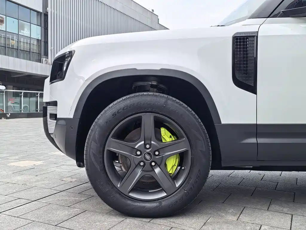 Land Rover Defender 2021 — фото 20