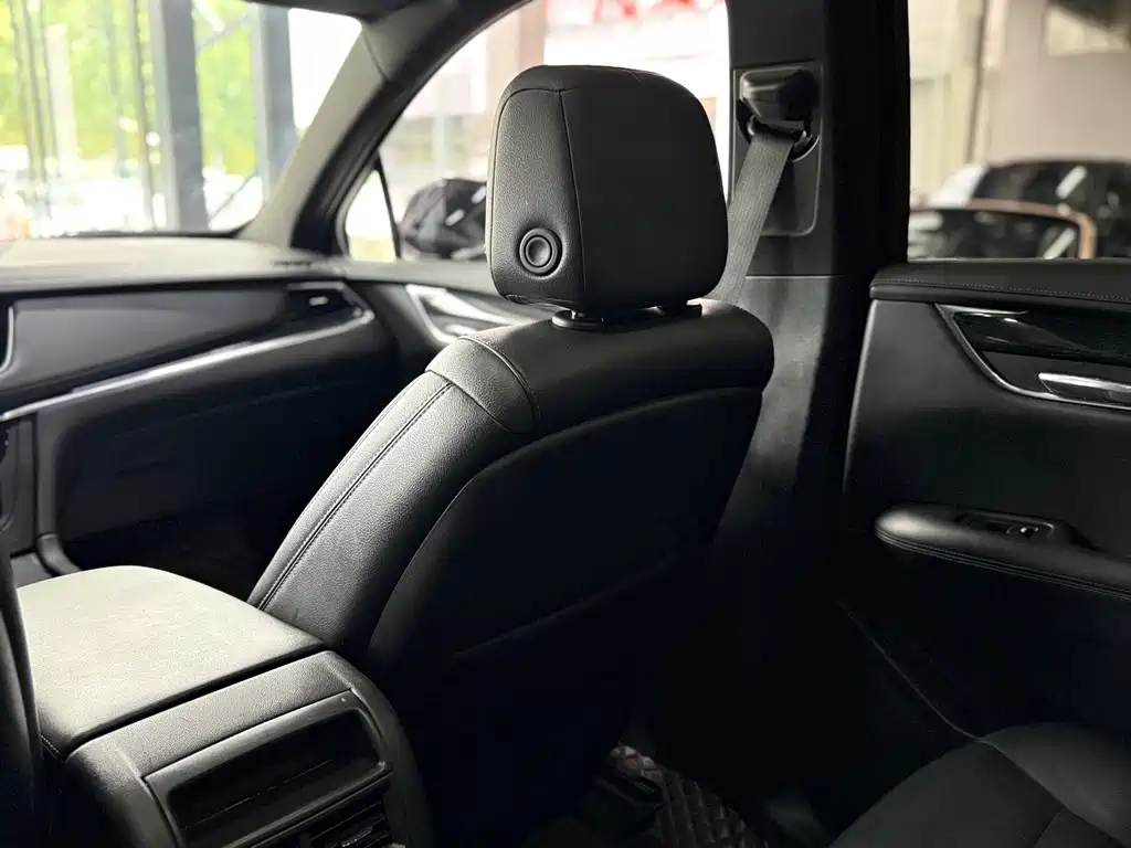 Cadillac XT5 2021 — фото 11