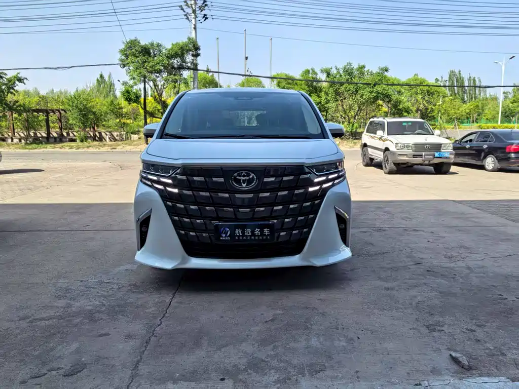Toyota Alphard 2025 — фото 2