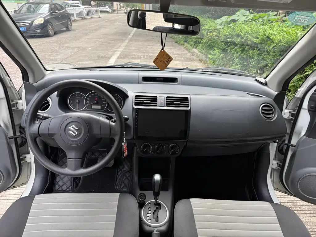 Suzuki Swift 2018 — фото 13