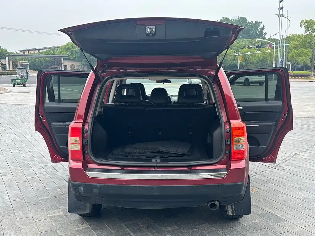 Jeep Patriot 2014 — фото 10