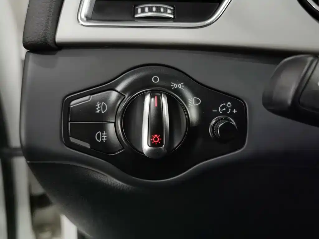 Audi A4L 2014 — фото 21