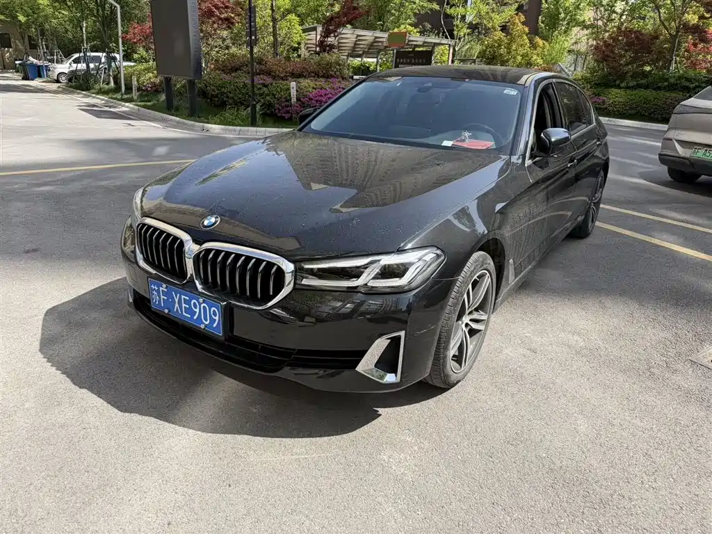 BMW 5 Series 2021 — фото 1