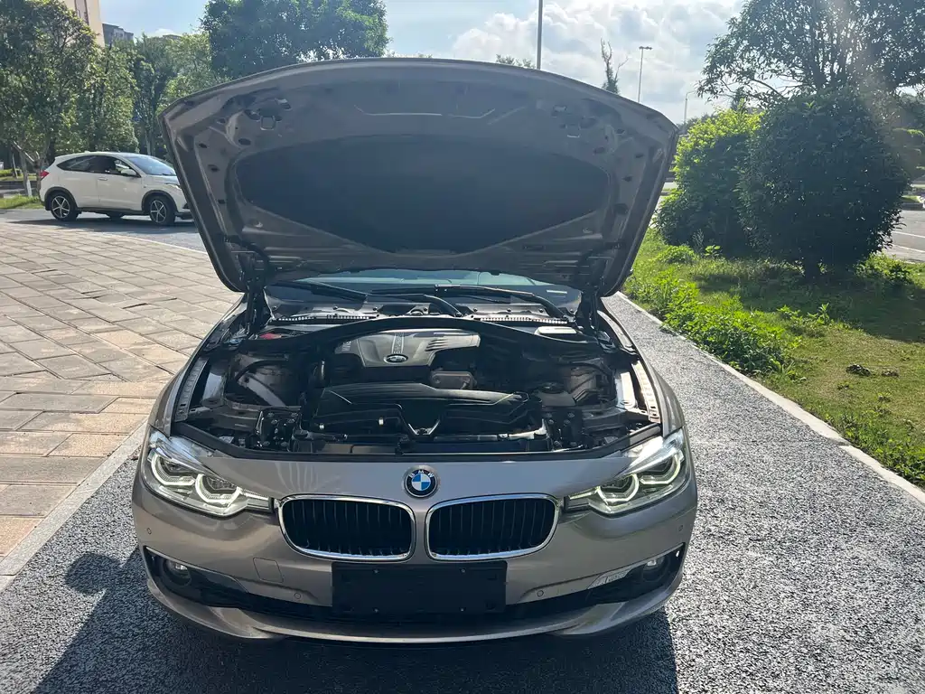 BMW 3 Series 2016 — фото 17