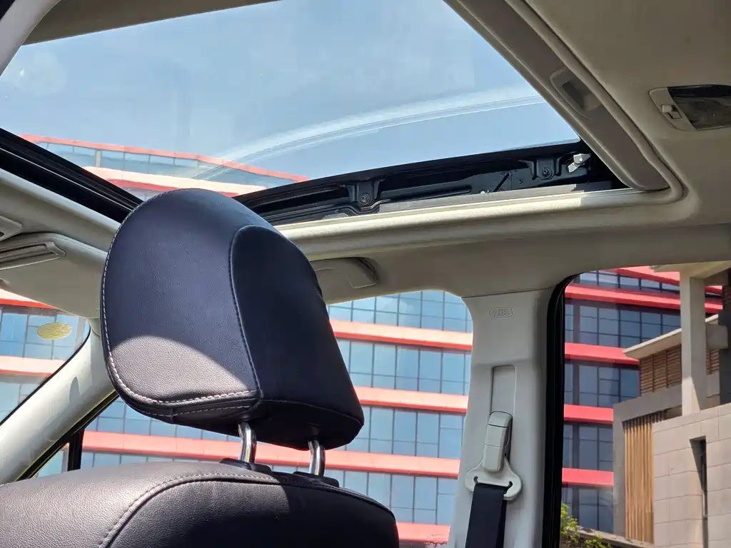 Subaru Forester 2015 — фото 10