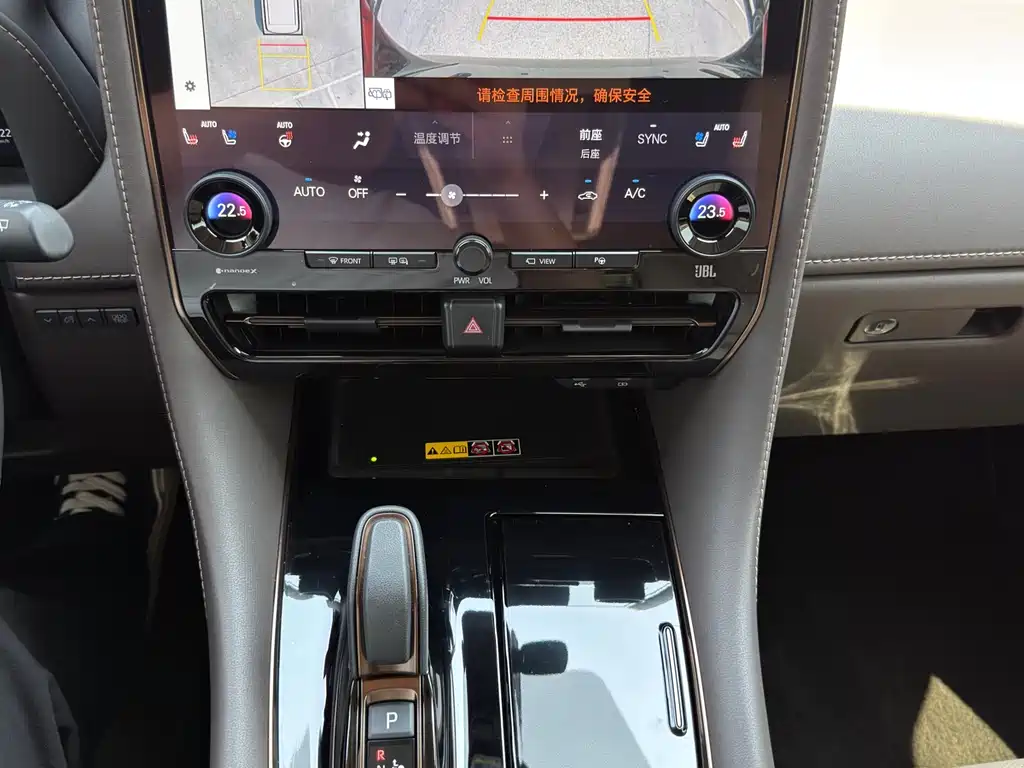 Toyota Alphard 2024 — фото 12