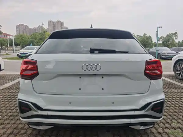 Audi Q2L 2023