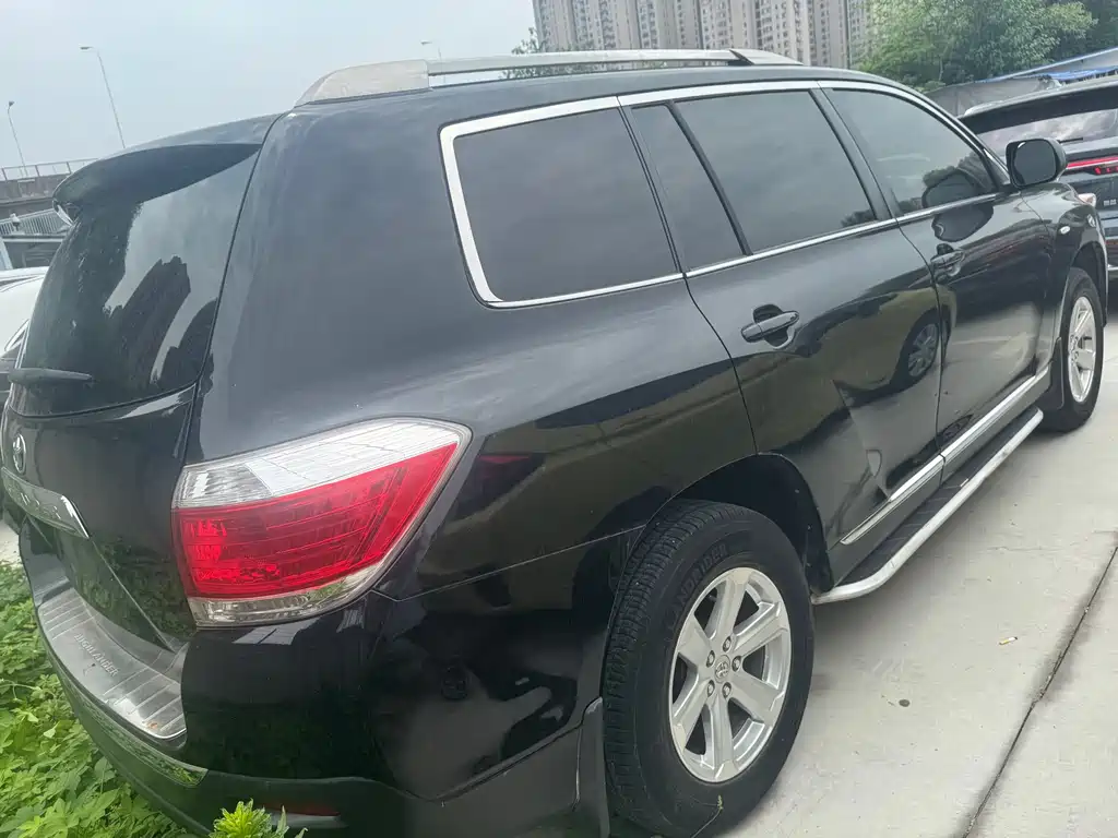 Toyota Highlander 2015 — фото 10