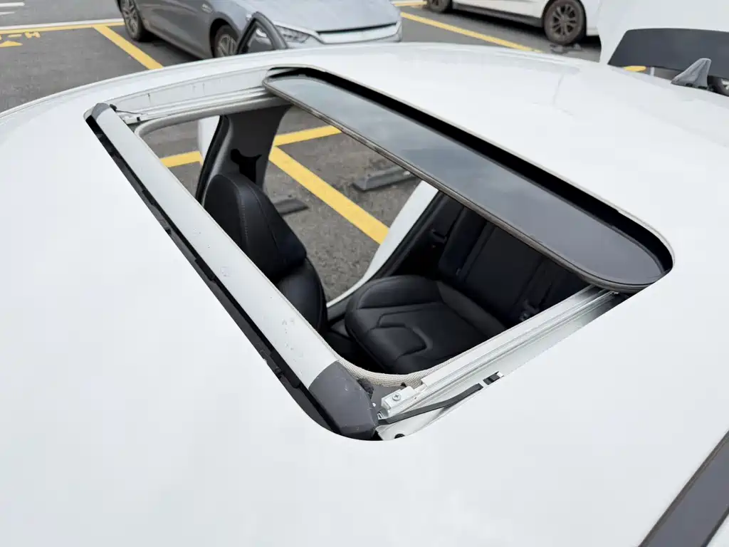Hyundai Elantra 2022 — фото 10