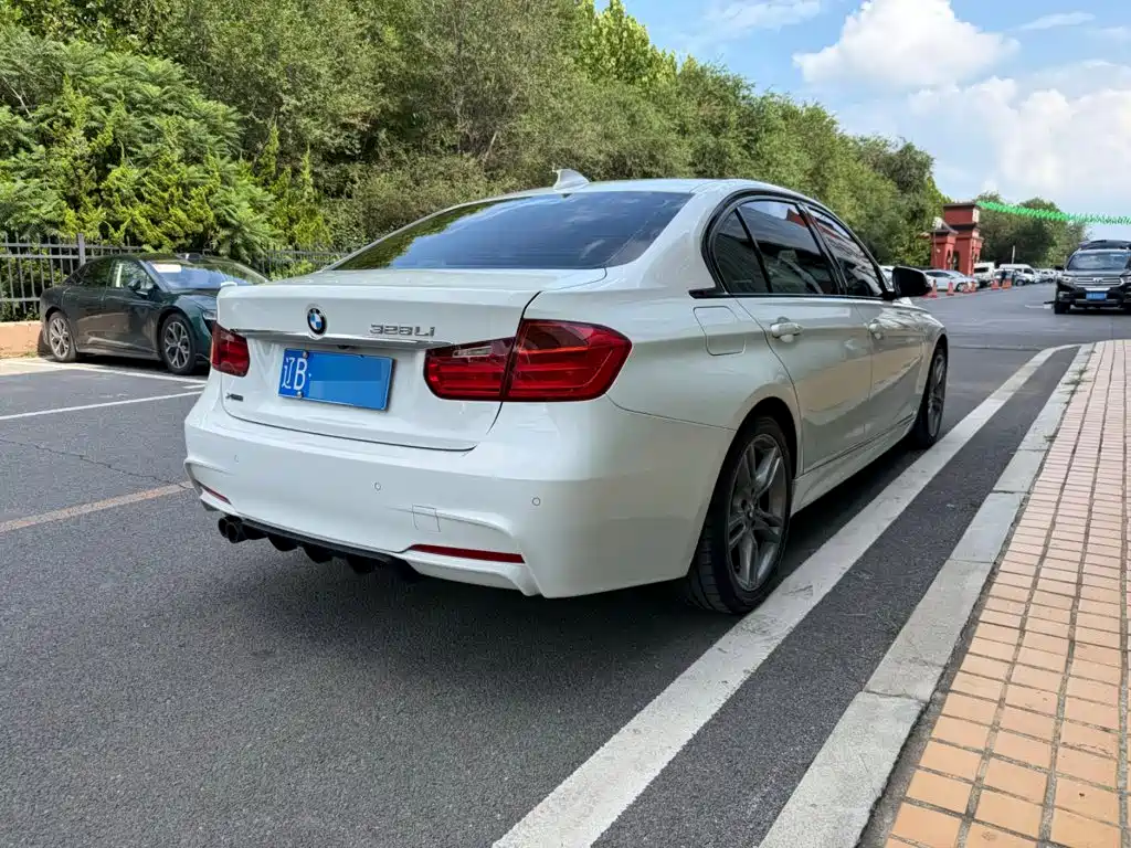 BMW 3 Series 2015 — фото 13
