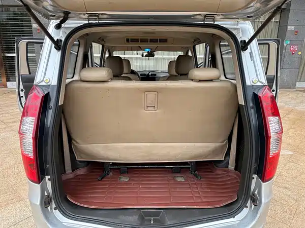 Wuling Hongguang 2015